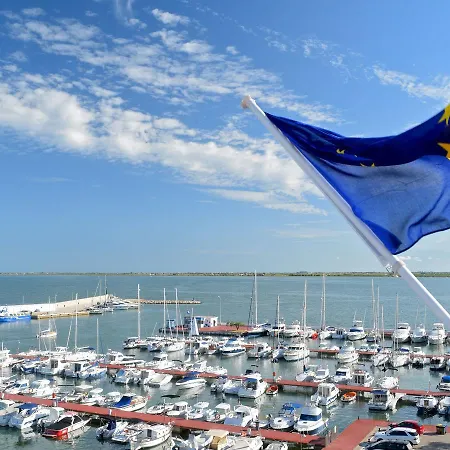 Casa 4 Nyaraló *