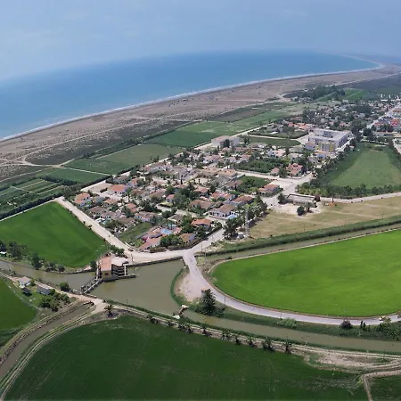 Casa 4 Nyaraló *
